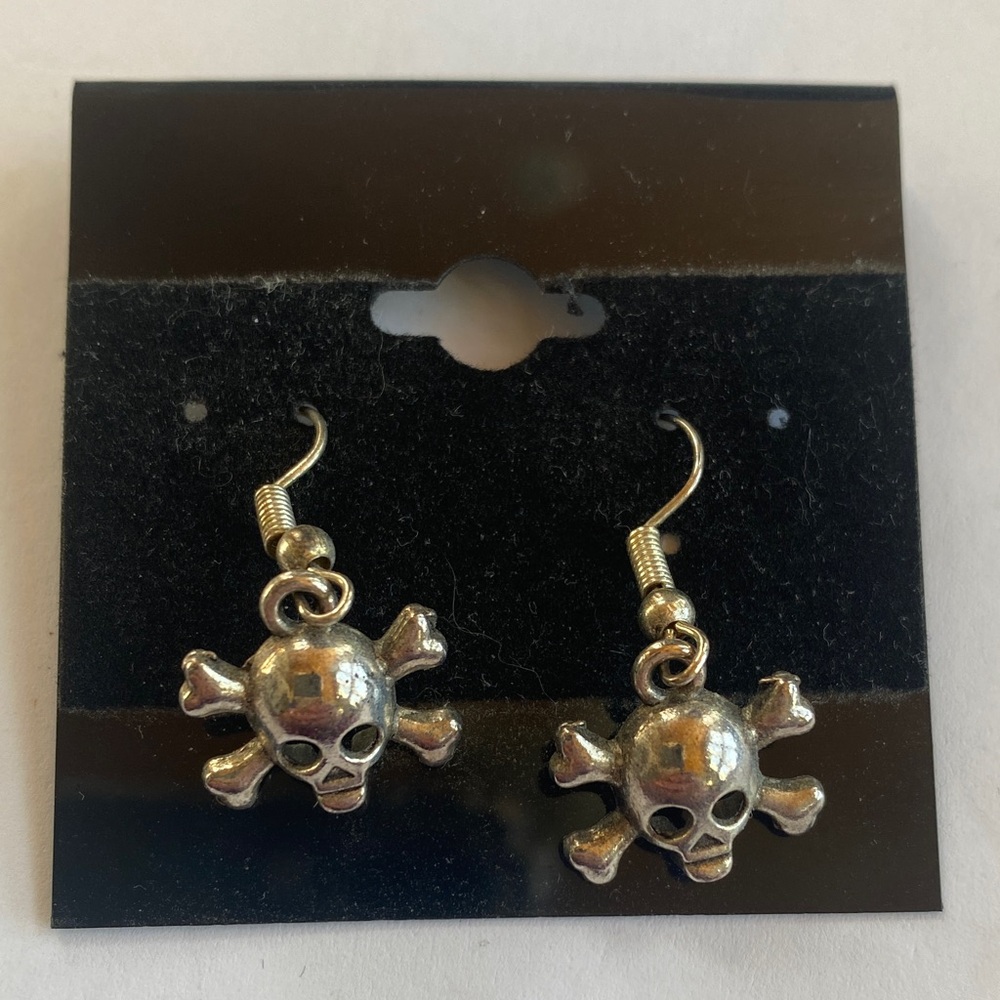 Silver Skull Dangle Earrings